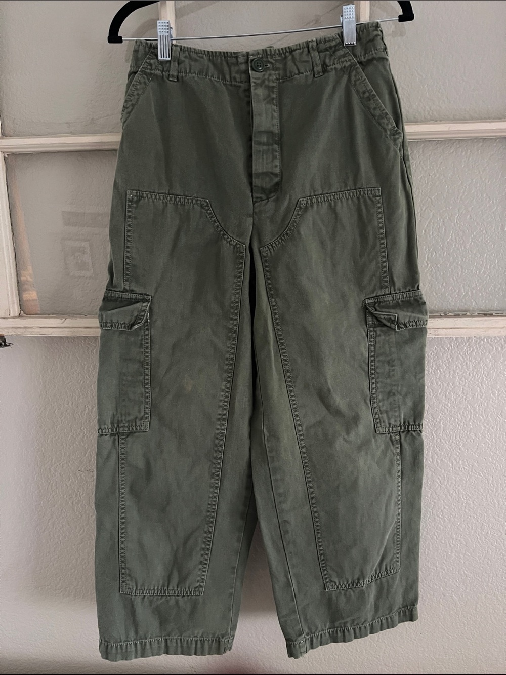 Universal Thread Olive Green Cropped Cargo Pants